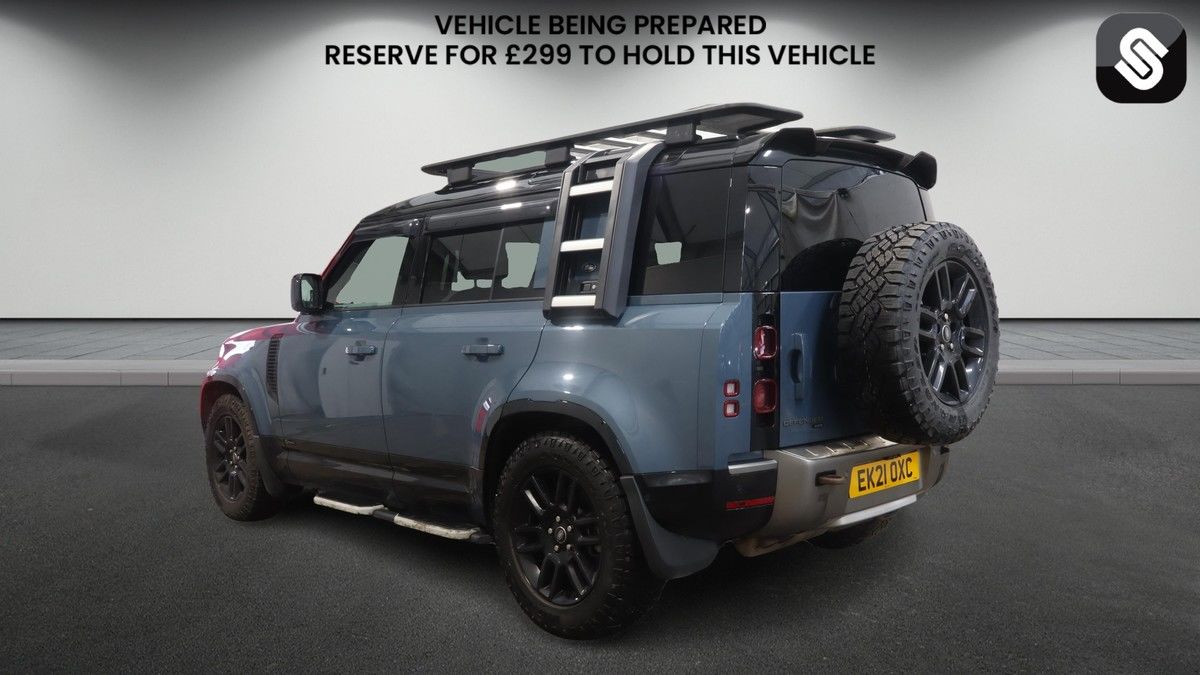 Land Rover Defender 110 Image 3