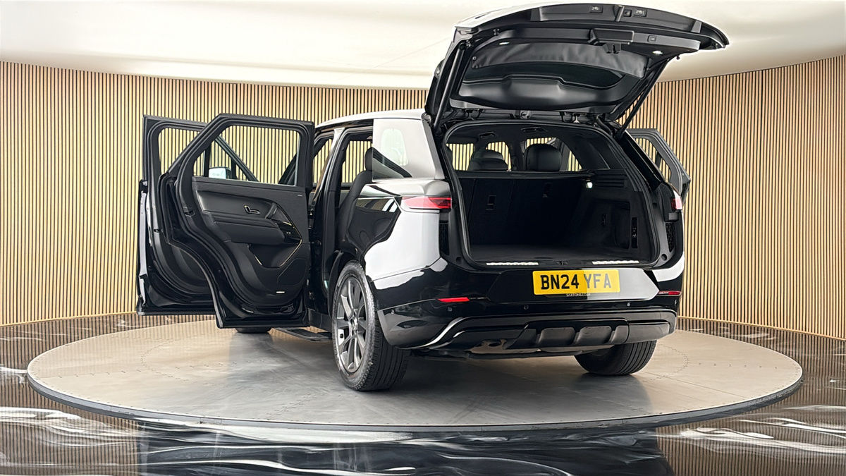 More views of Land Rover Range Rover Sport