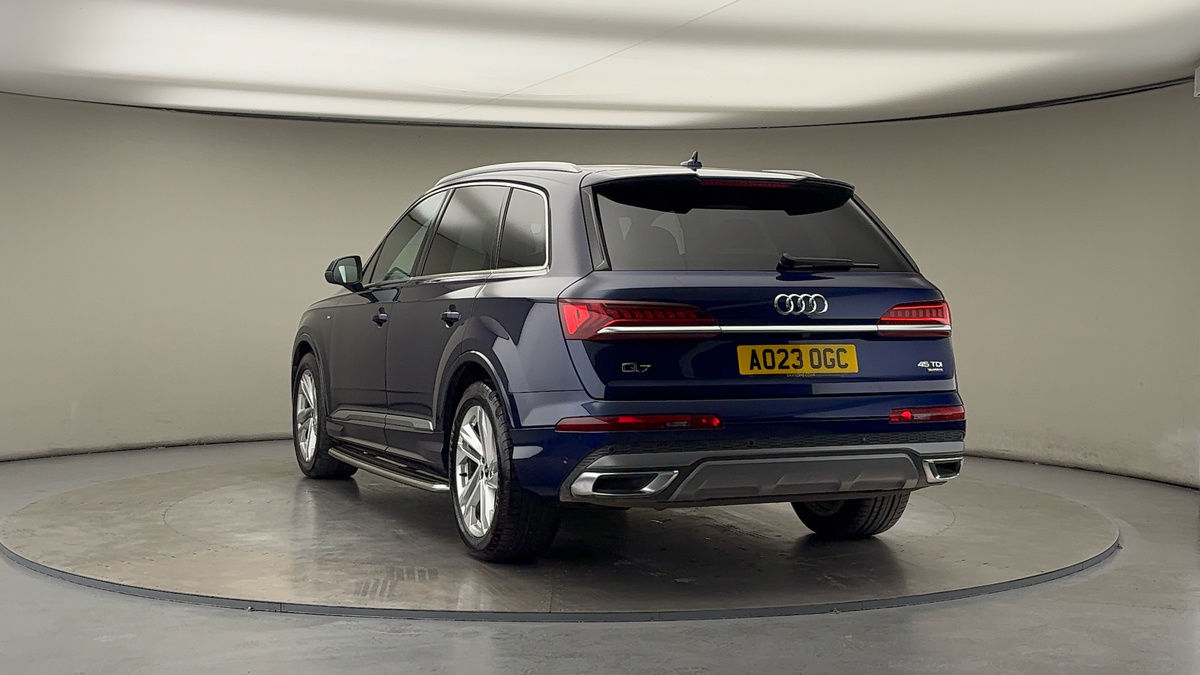 More views of Audi Q7