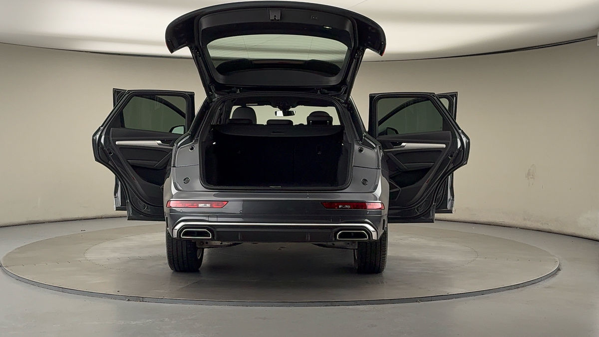 More views of Audi Q5