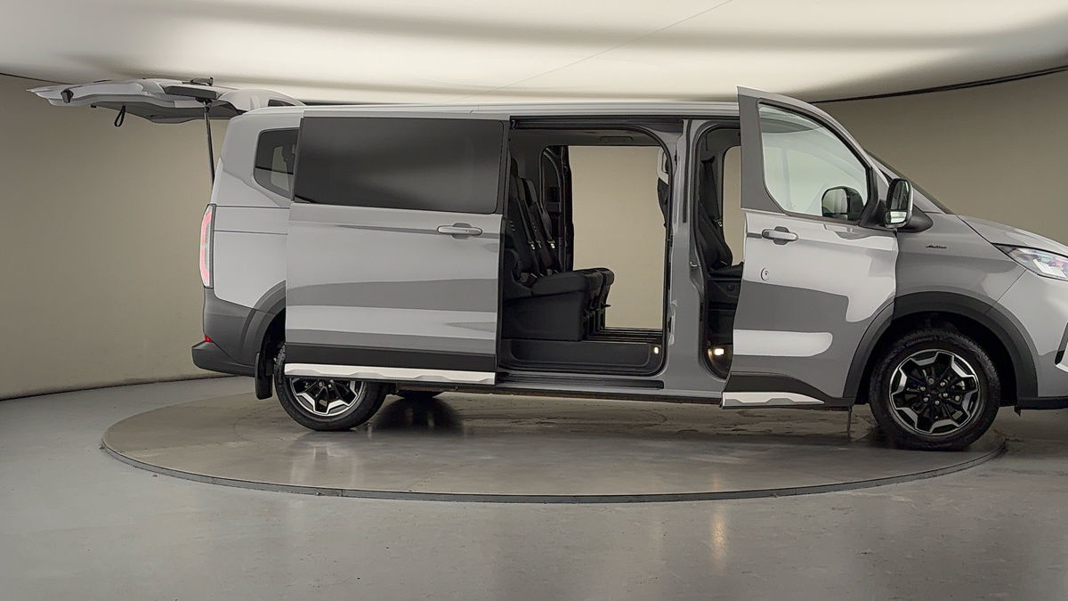 More views of Ford Tourneo Custom V710