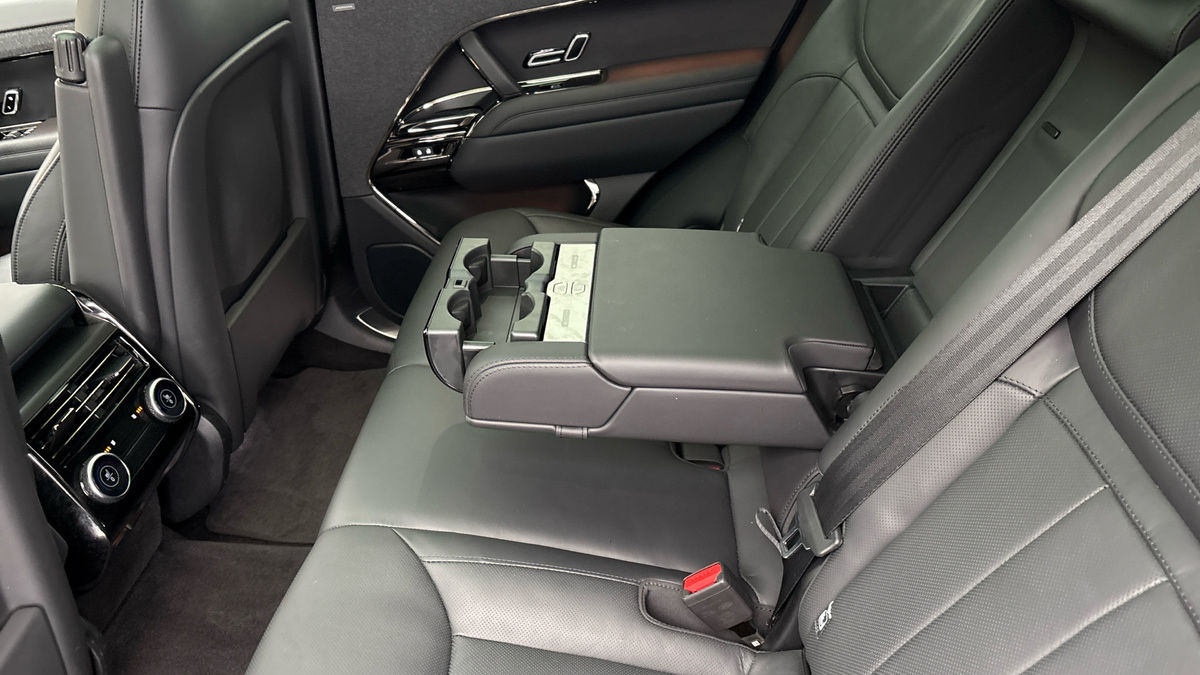 Land Rover Range Rover Sport Image 9