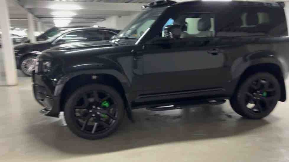 More views of Land Rover Defender 90
