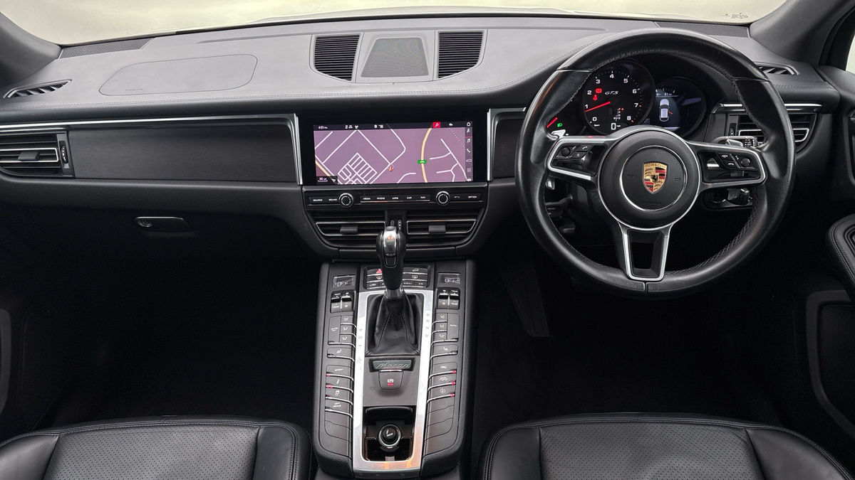 Porsche Macan Image 12