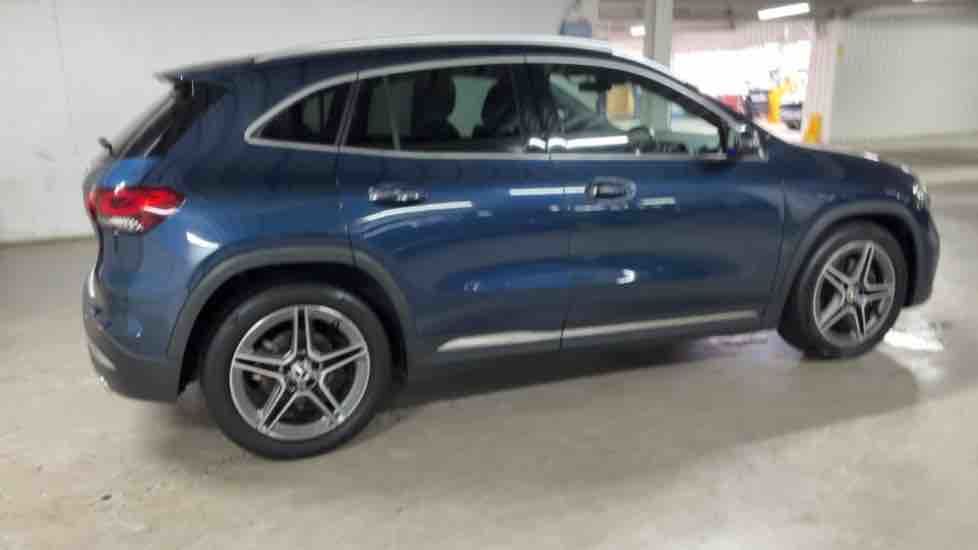 More views of Mercedes-Benz GLA