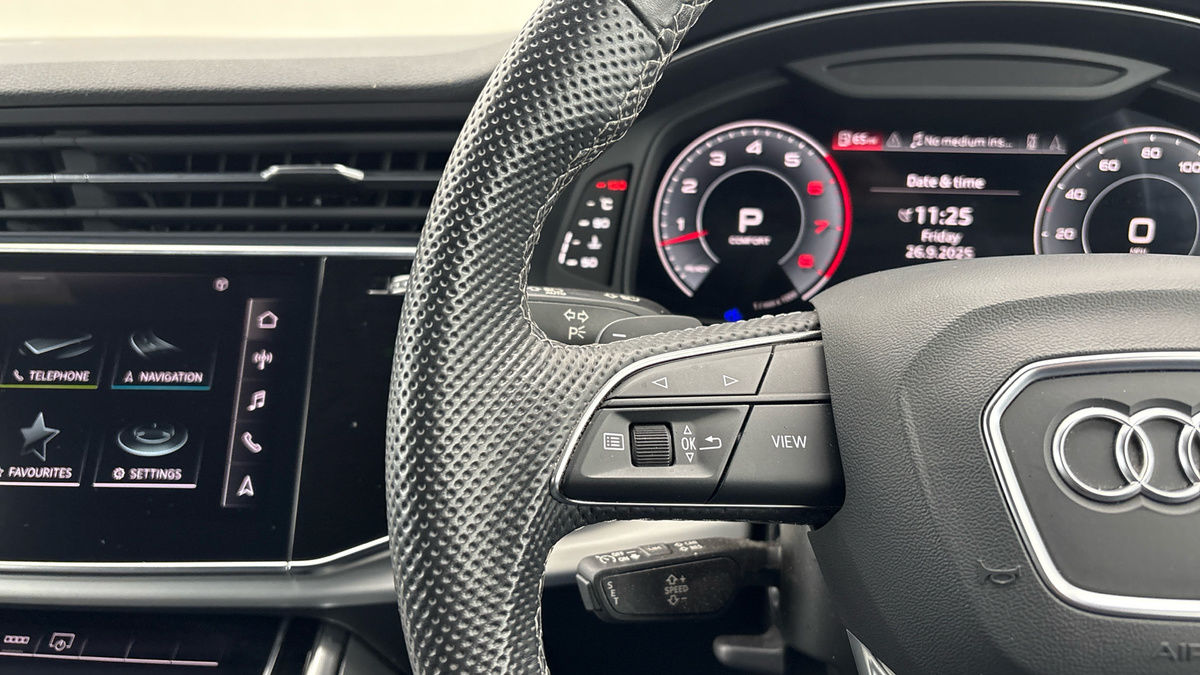Audi Q7 Image 13