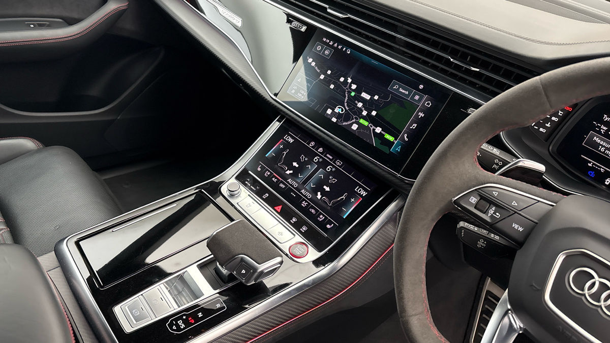 Audi RSQ8 Image 18