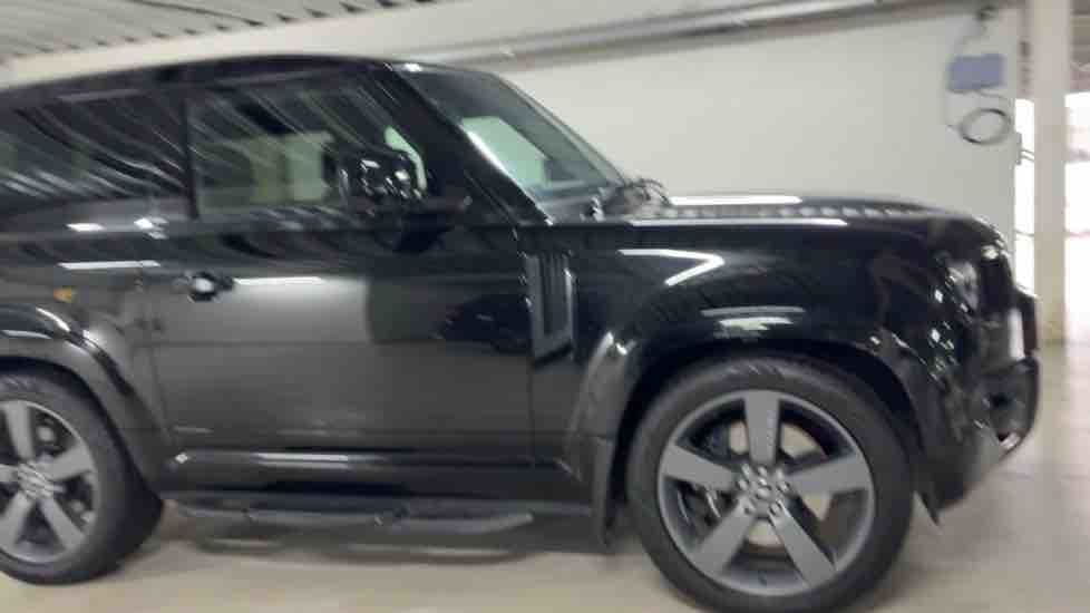 More views of Land Rover Defender 90