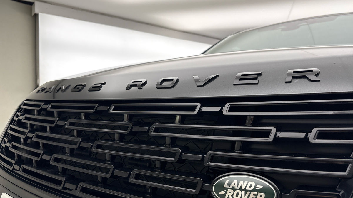 Land Rover Range Rover Velar Image 24
