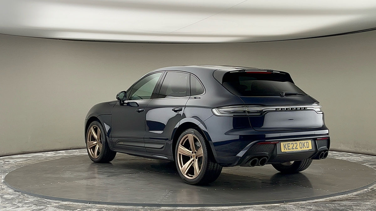 Porsche Macan Image 2
