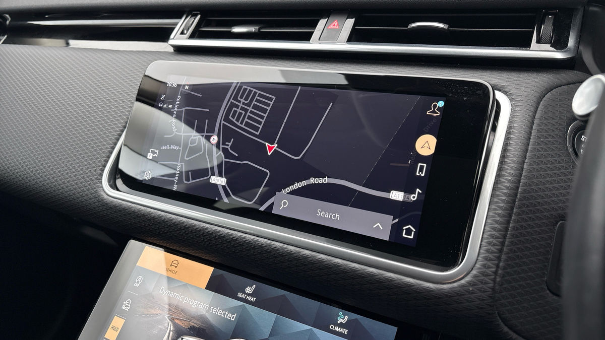 Land Rover Range Rover Velar Image 17