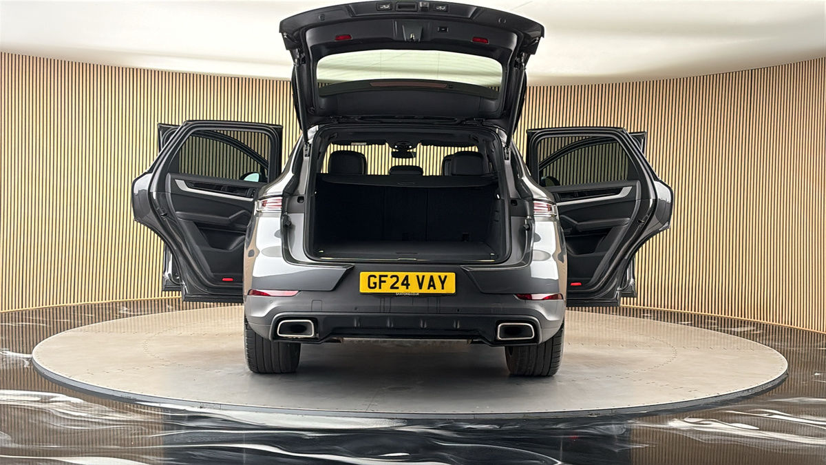 More views of Porsche Cayenne