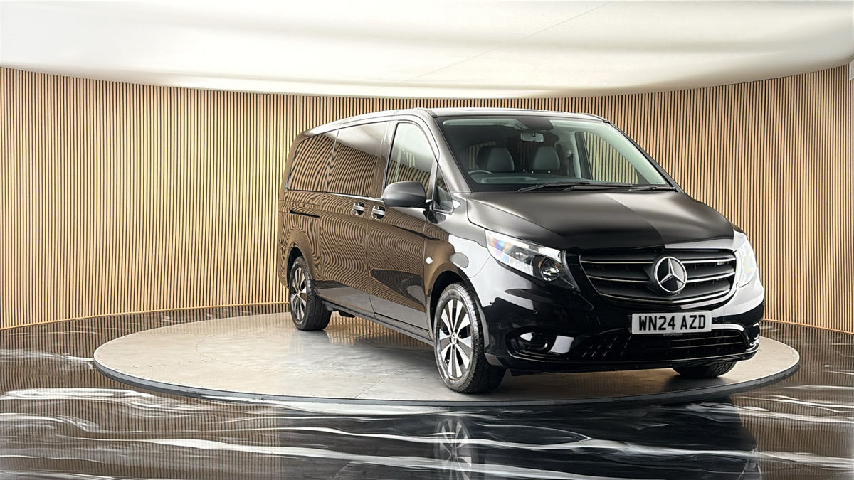 More views of Mercedes-Benz Vito