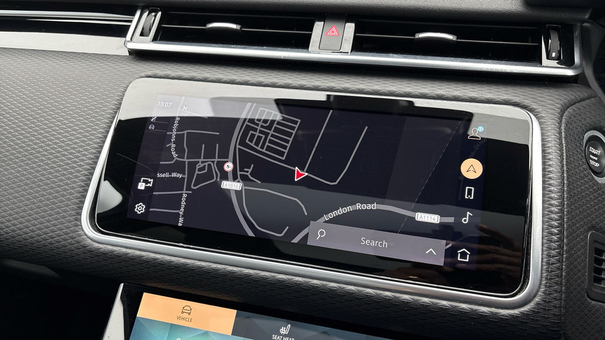 Land Rover Range Rover Velar Image 17