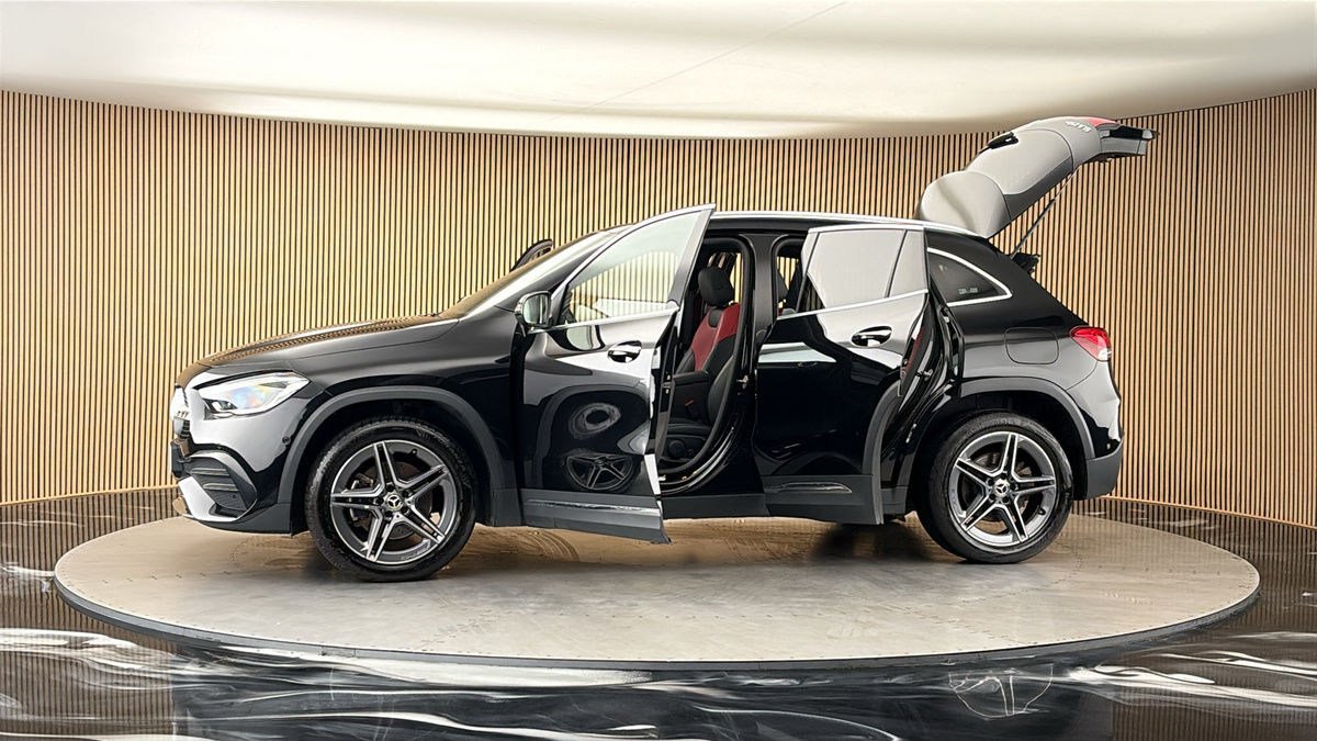 More views of Mercedes-Benz GLA