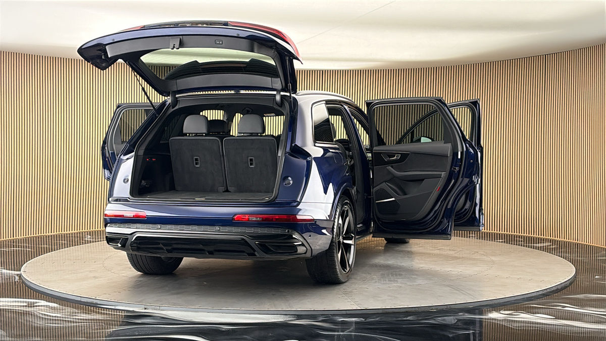 More views of Audi Q7