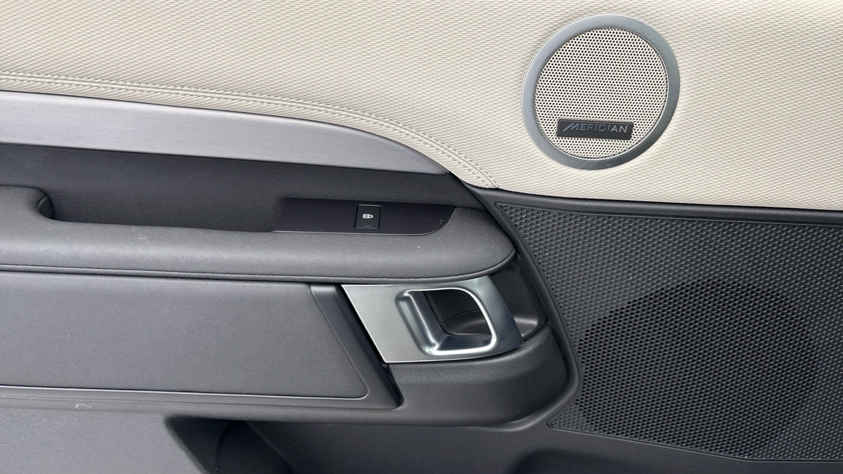 Land Rover Discovery Image 19