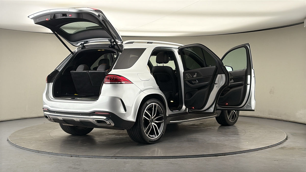 More views of Mercedes-Benz GLE