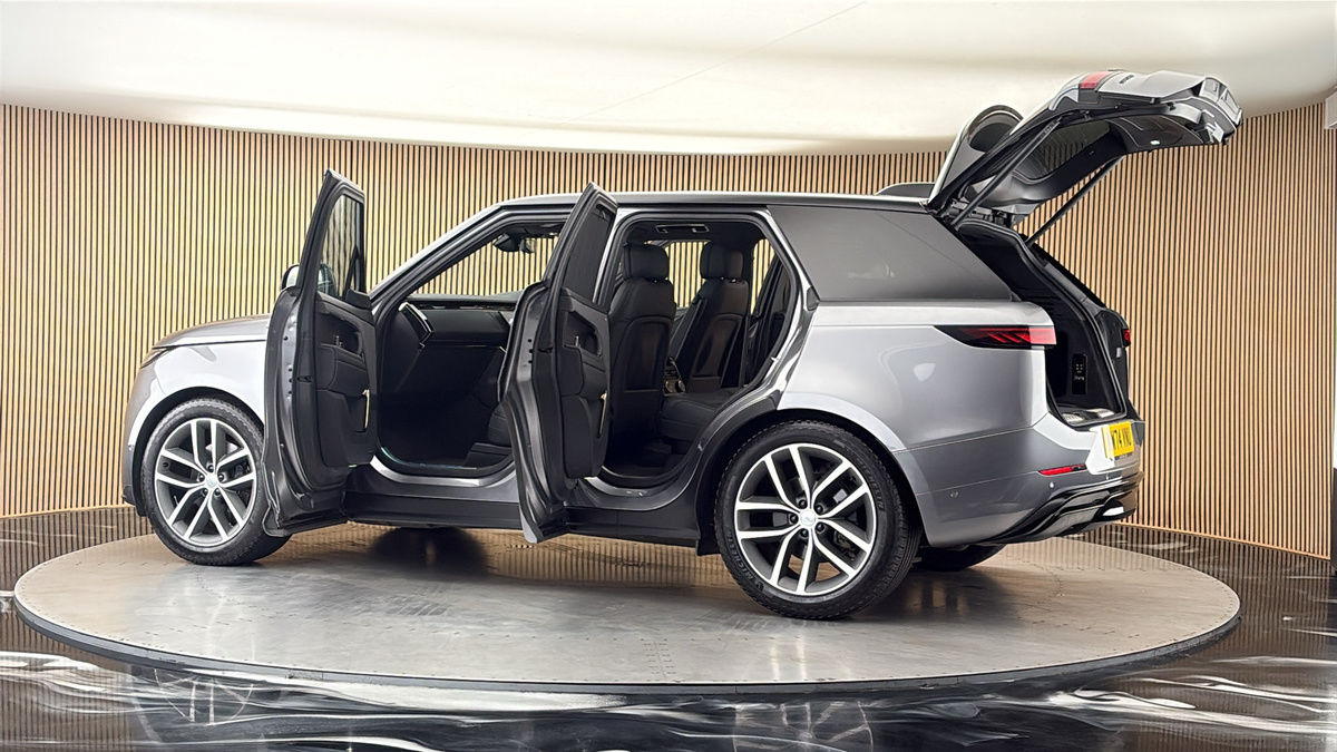 More views of Land Rover Range Rover Sport