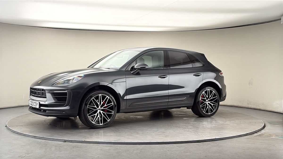 More views of Porsche Macan