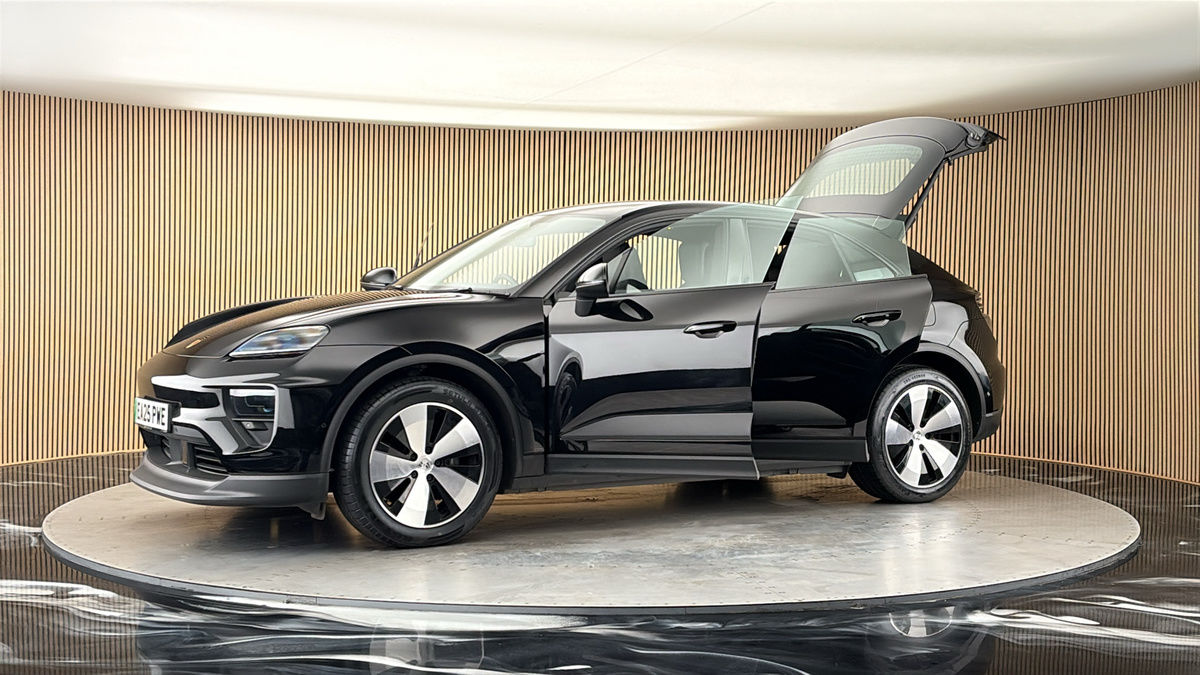 More views of Porsche Macan