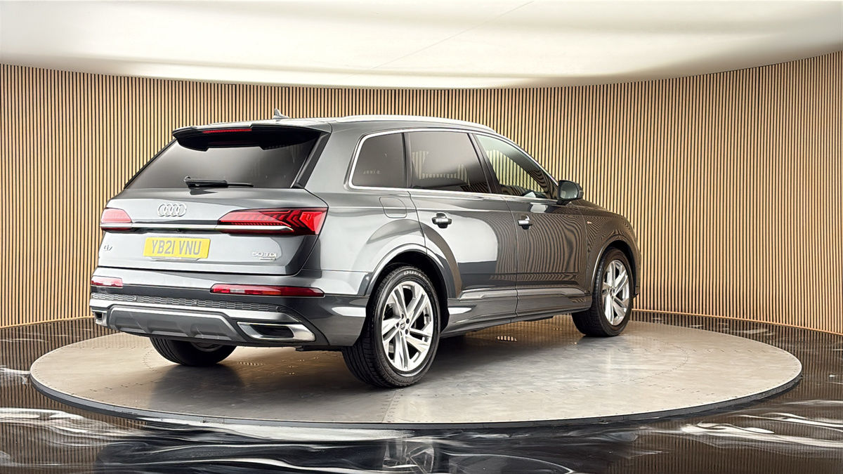 More views of Audi Q7