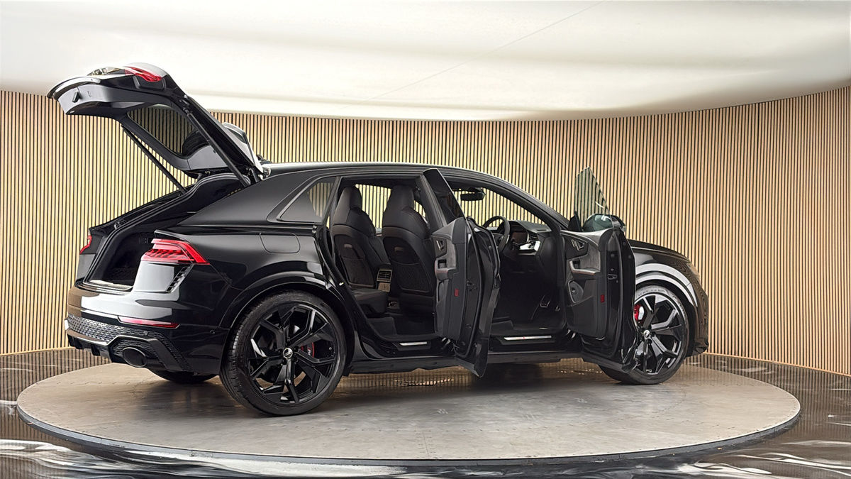 More views of Audi RSQ8