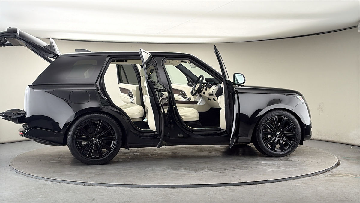 More views of Land Rover Range Rover