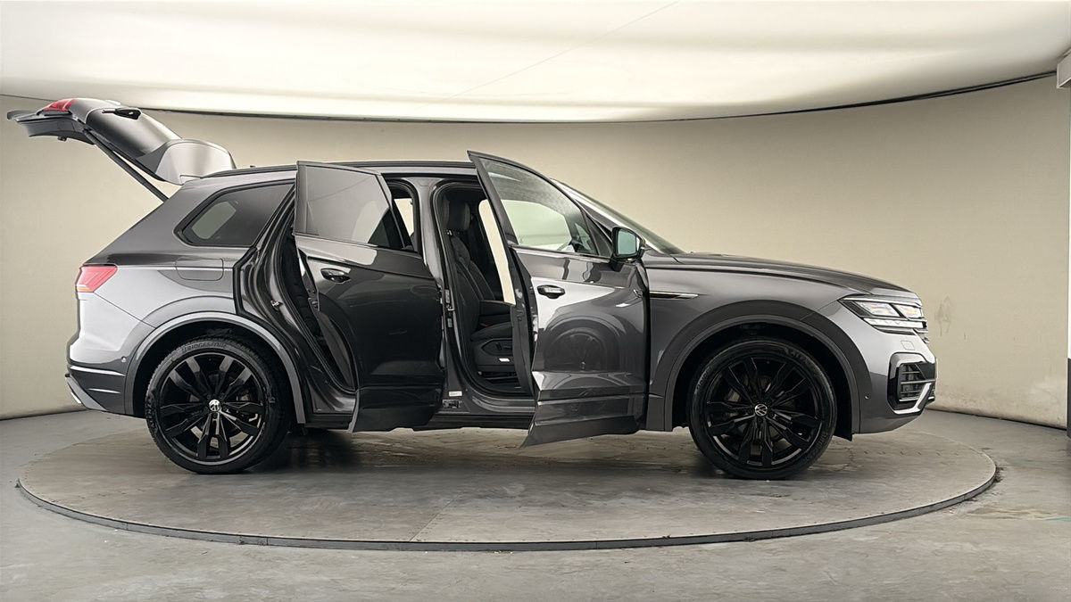 More views of Volkswagen Touareg