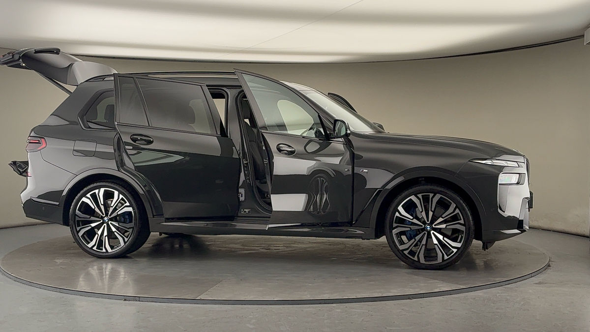 More views of BMW X7