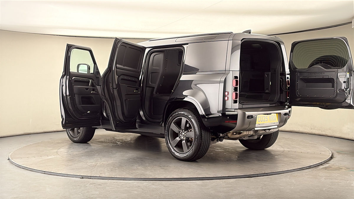 More views of Land Rover Defender 110