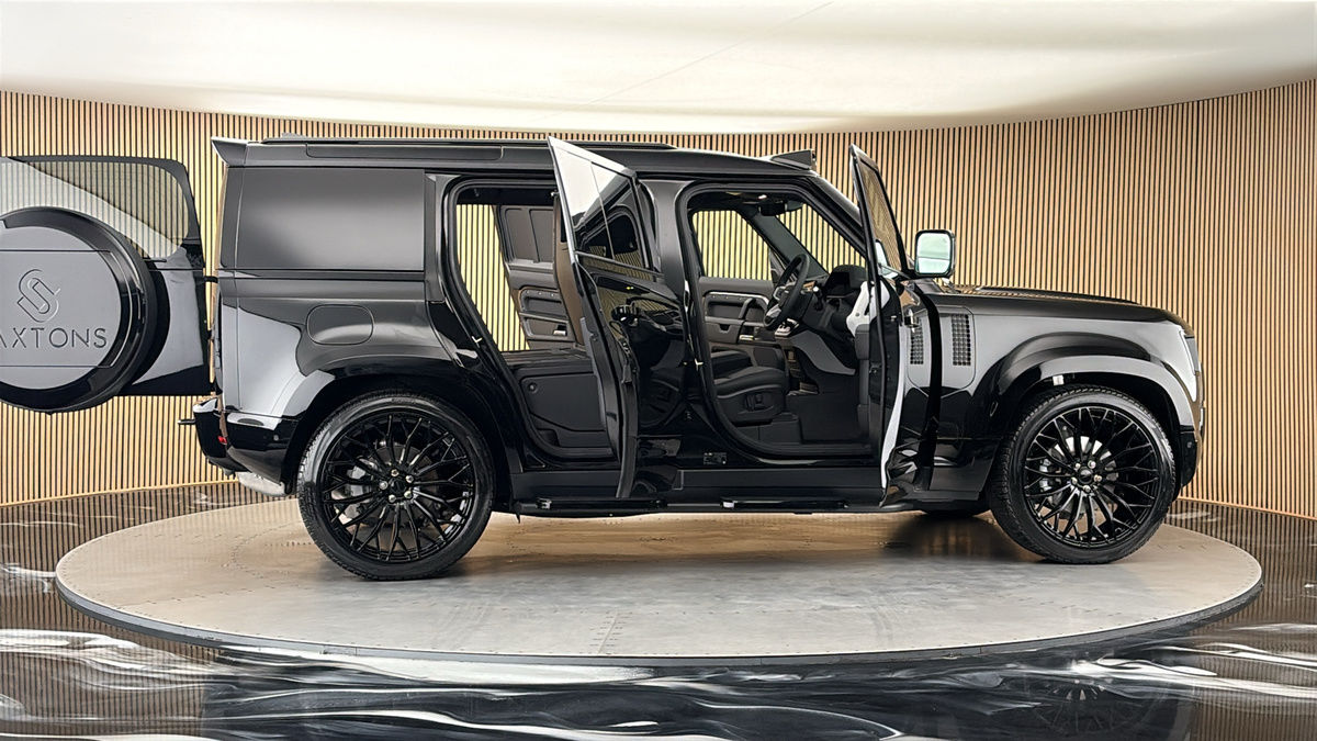 More views of Land Rover Defender 110