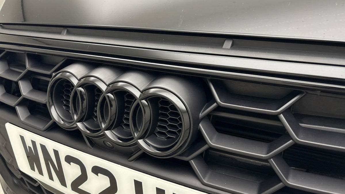 Audi A4 Avant Image 24