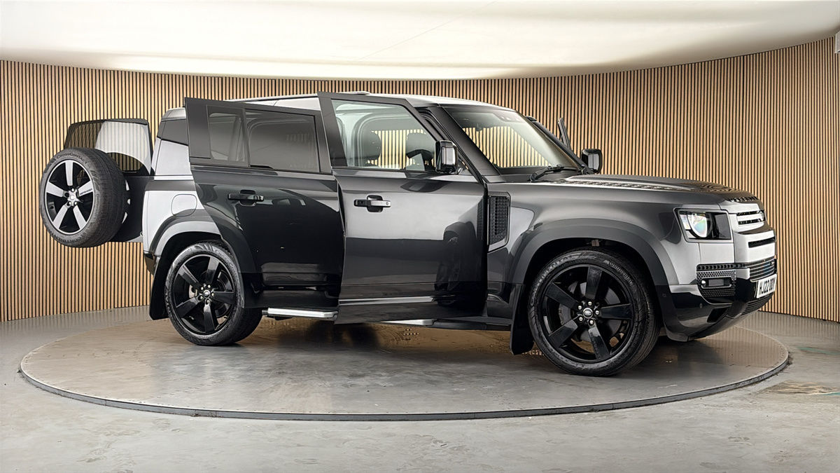 More views of Land Rover Defender 110
