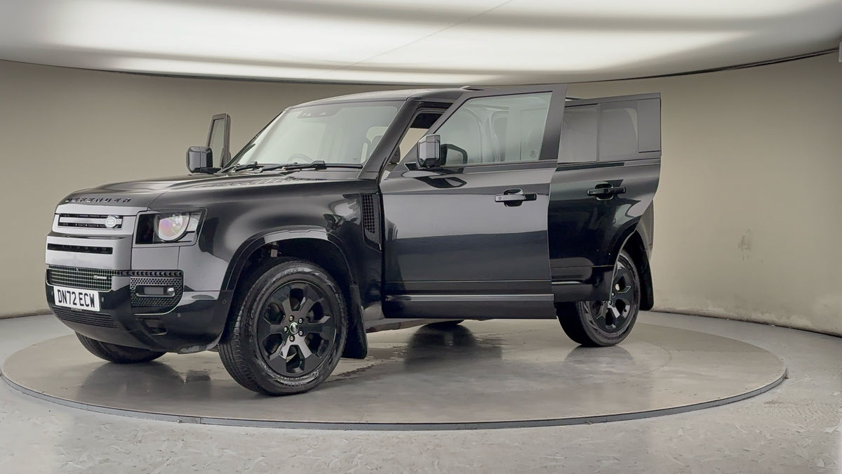 Land Rover Defender 110 Image 22