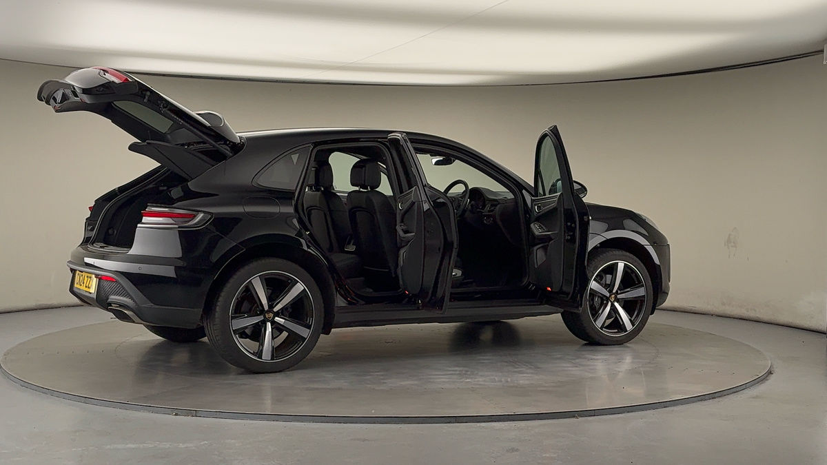 More views of Porsche Macan