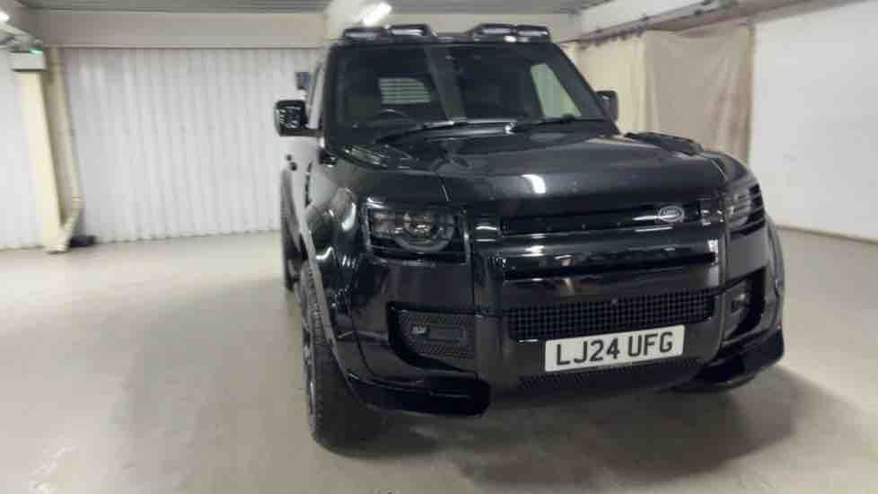 More views of Land Rover Defender 110