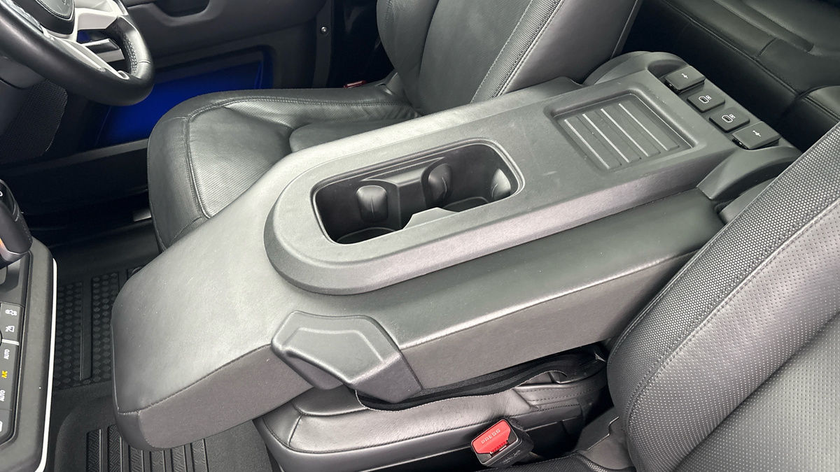 Land Rover Defender 90 Urban Image 28