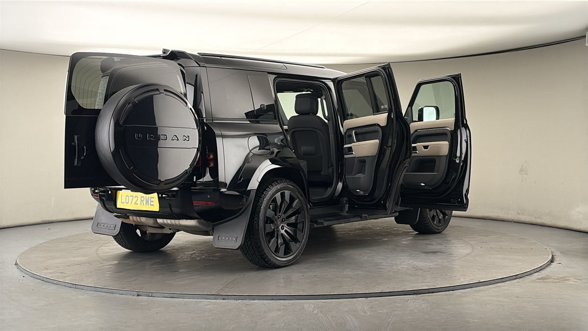 More views of Land Rover Defender 110