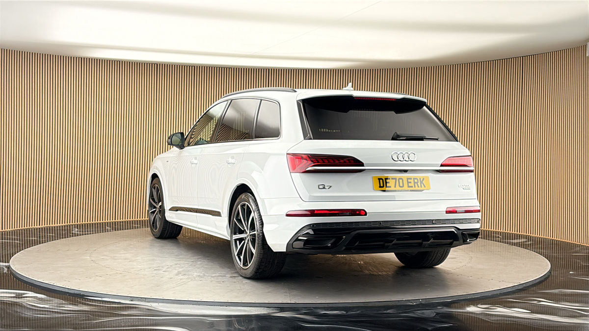More views of Audi Q7