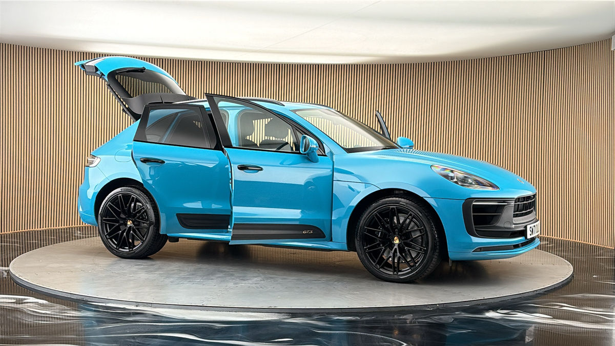 More views of Porsche Macan