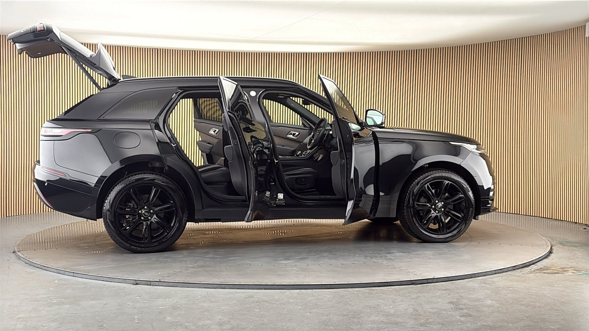 More views of Land Rover Range Rover Velar