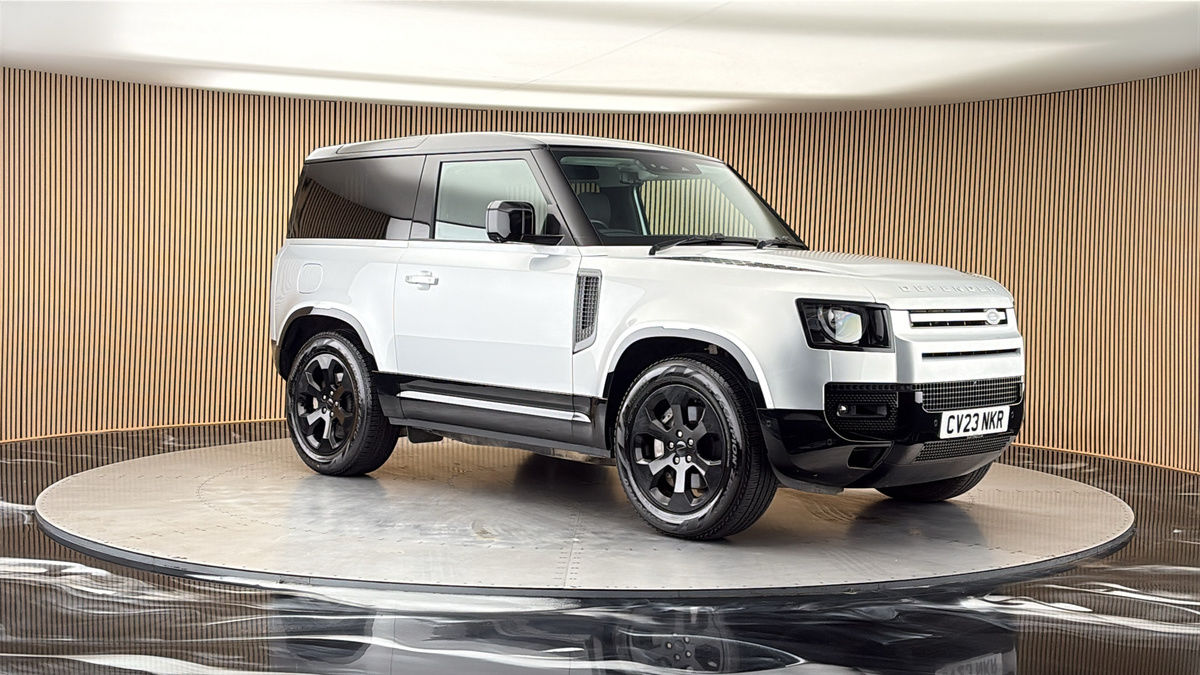 More views of Land Rover Defender 90