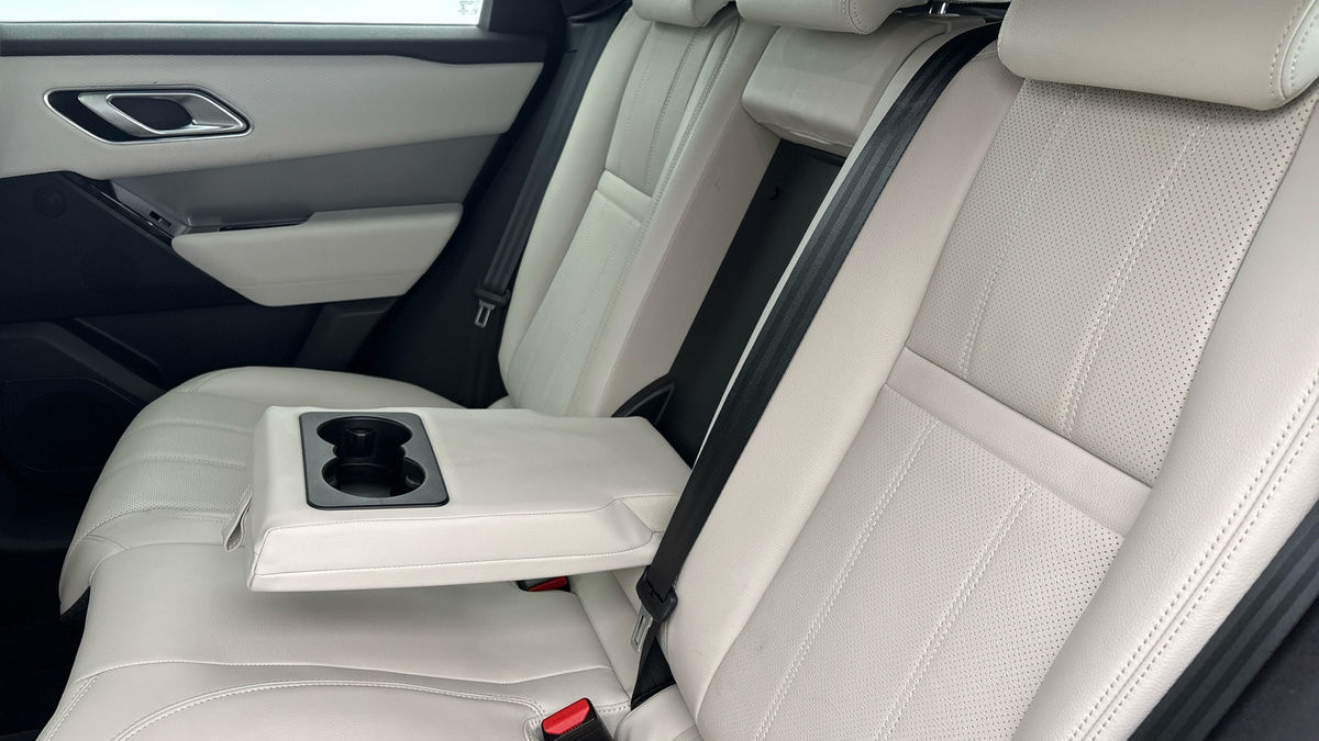 Land Rover Range Rover Velar Image 9