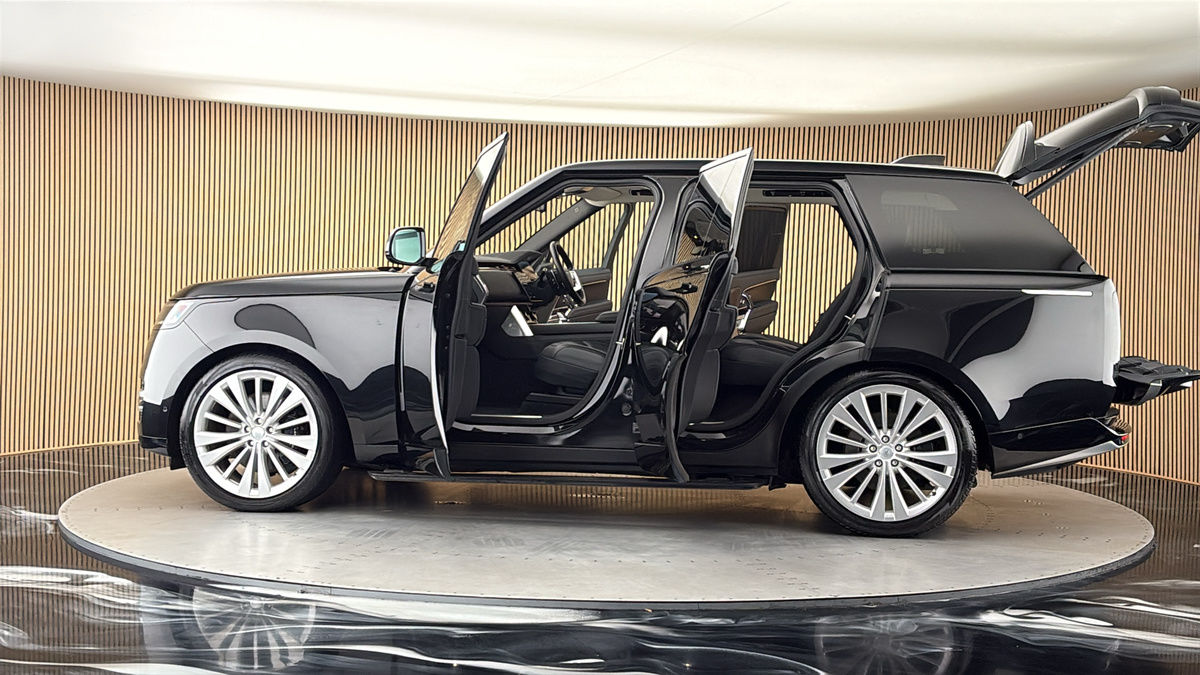 More views of Land Rover Range Rover
