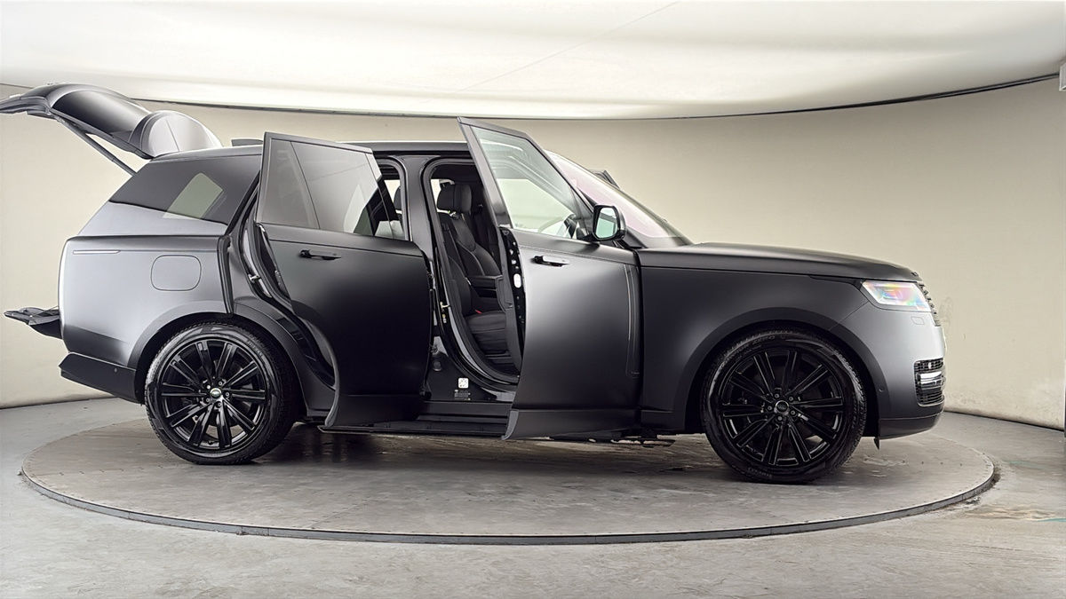 More views of Land Rover Range Rover