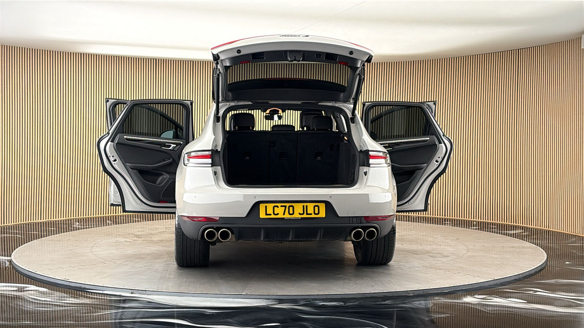 More views of Porsche Macan