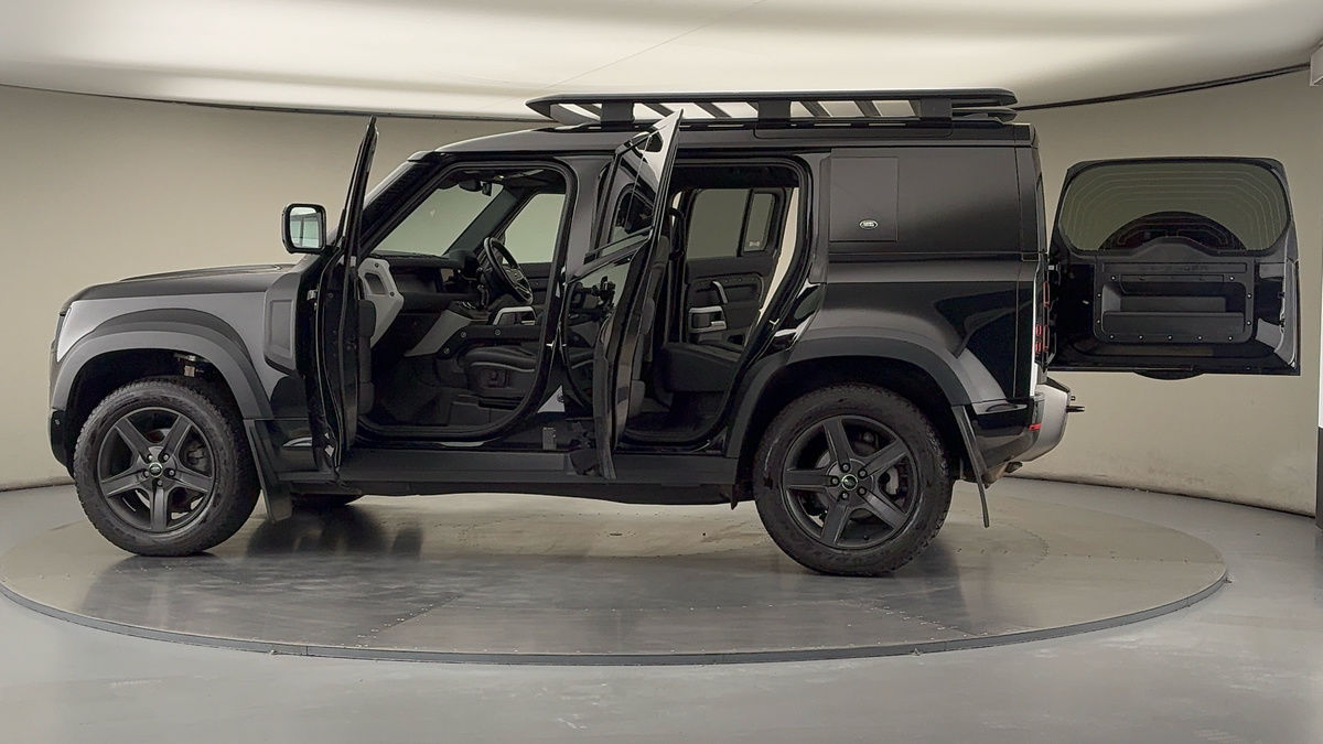 More views of Land Rover Defender 110