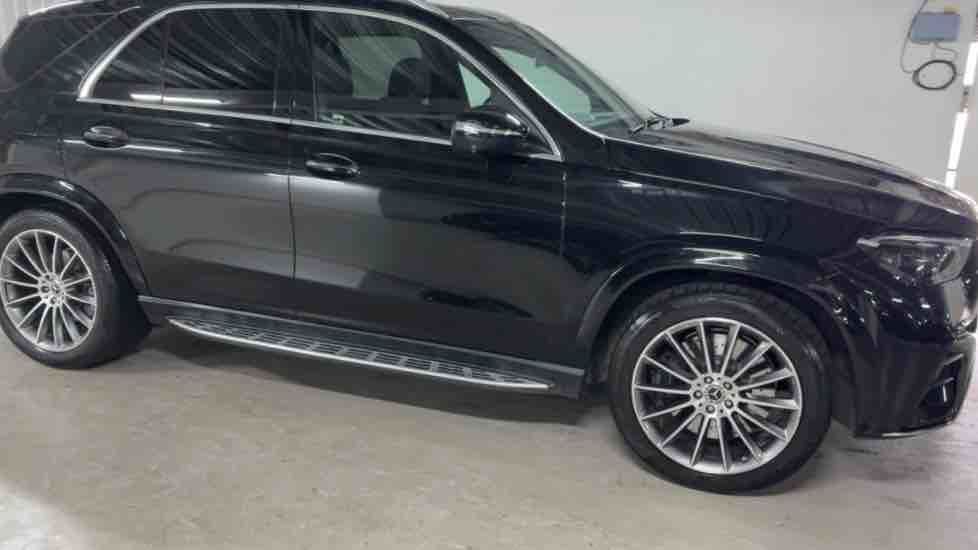 More views of Mercedes-Benz GLE