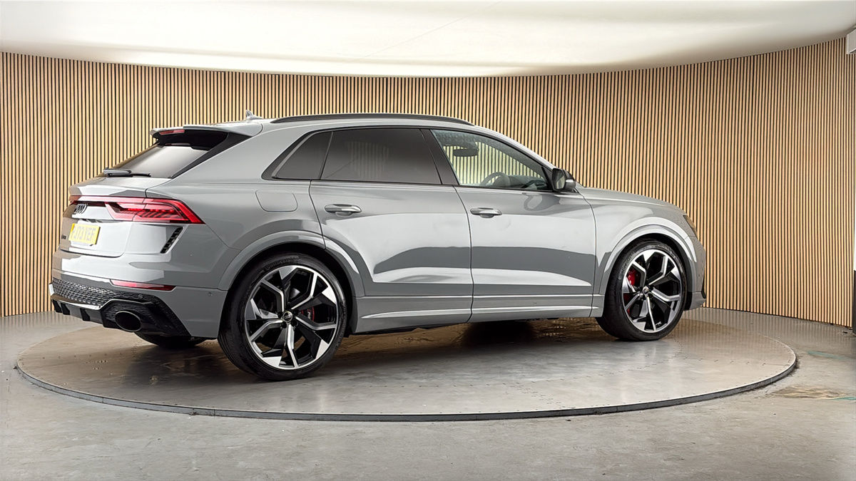 More views of Audi RSQ8